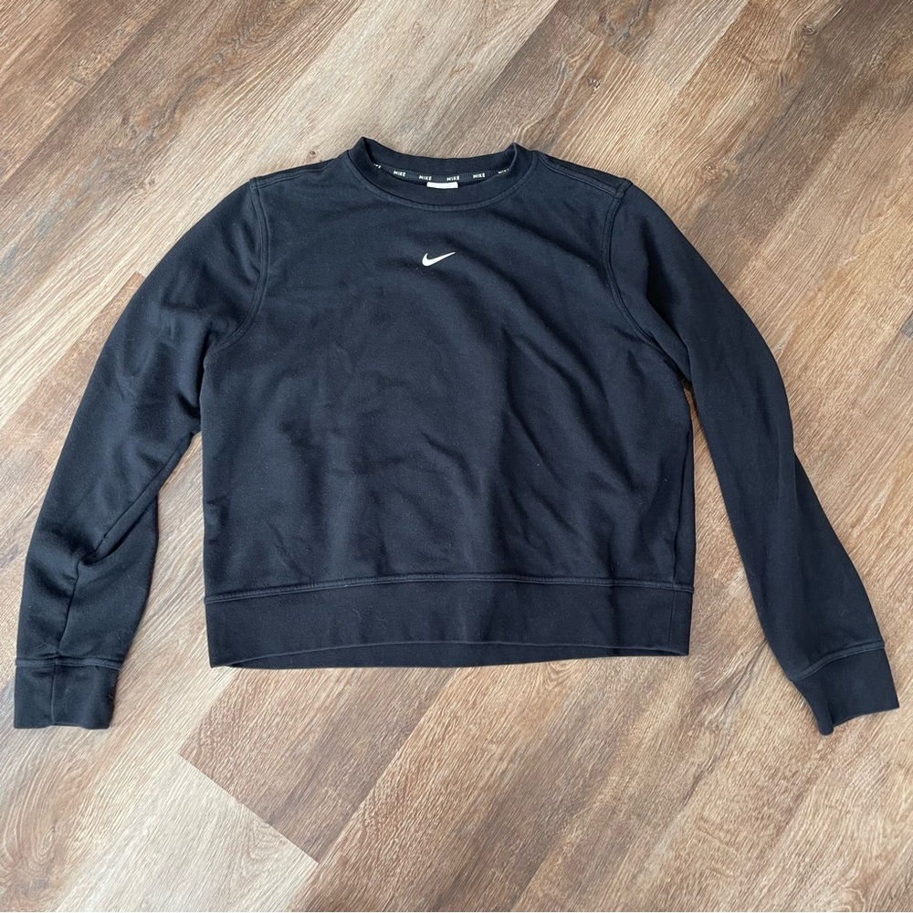 Nike Women’s  Black Crewneck Sweatshirt Size Large